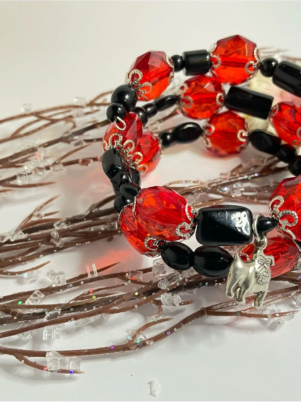Red and Black Plastic Beaded Bracelet with Georgia Bulldog Charm Memory-wire